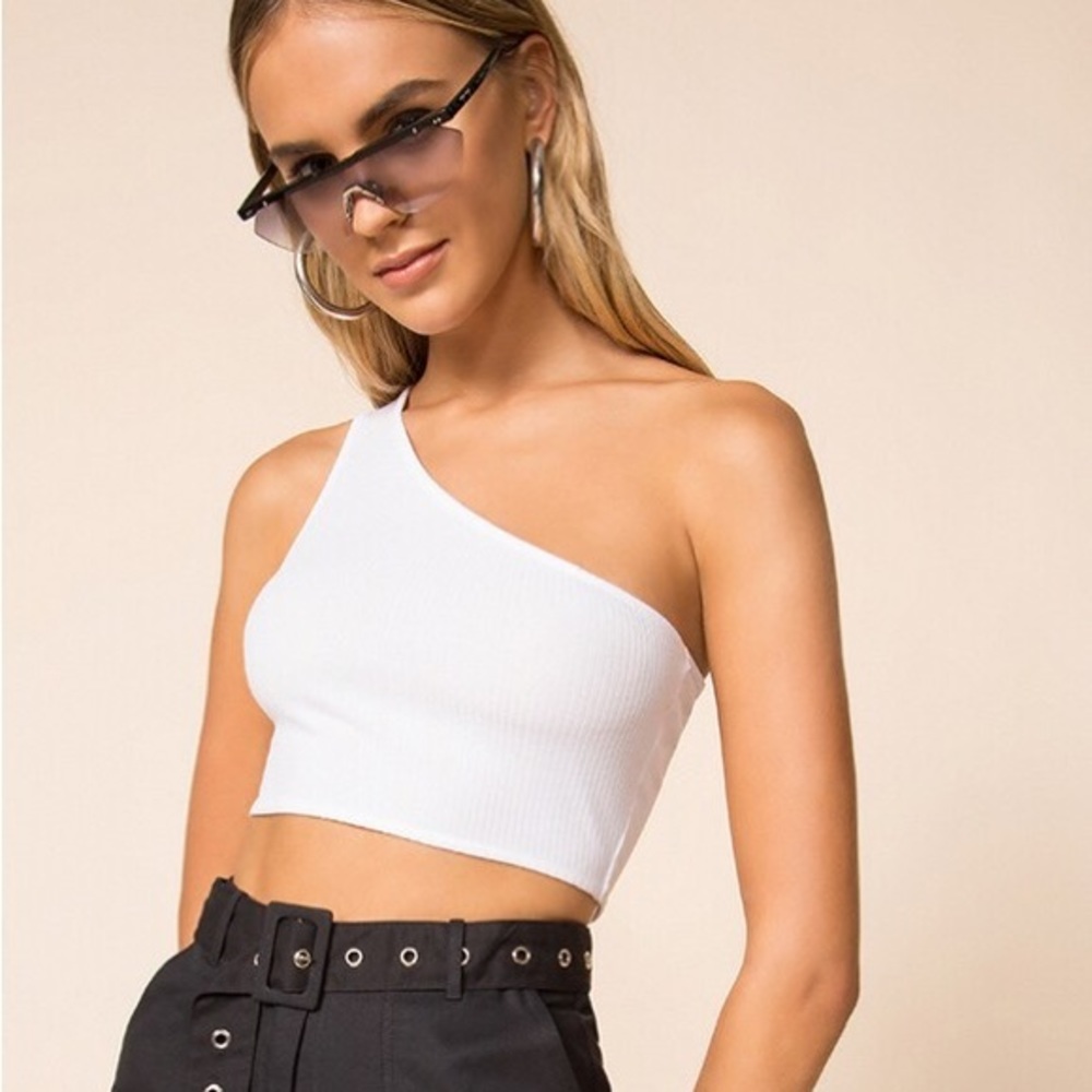 Superdown Ellie One Shoulder Top in White‎